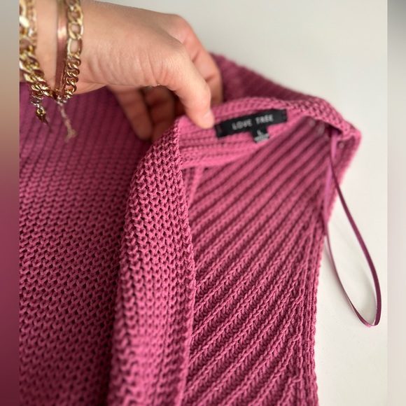 Crochet mauve/rose colored sweater. - Picture 5 of 5